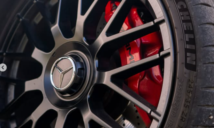 Entretien de Mercedes AMG à Saint-Jean-de-Bournay