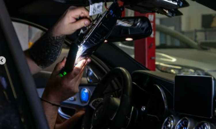 Entretien de Mercedes AMG à Saint-Jean-de-Bournay